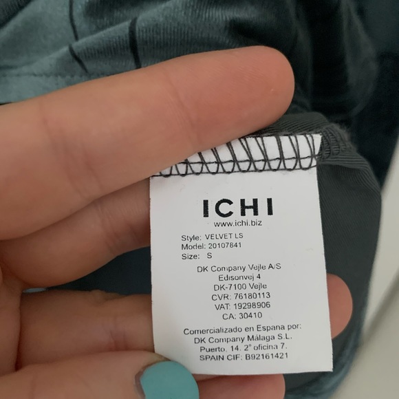 Velvet wrap-top - Picture 5 of 5